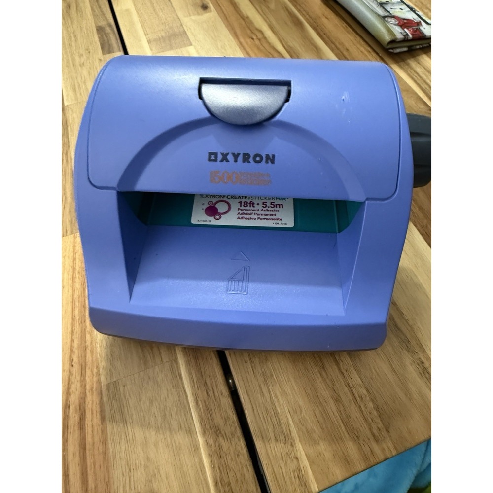 Xyron‎ Create-a-Sticker, 5" Sticker Maker, Machine scrapbooking tool laminating